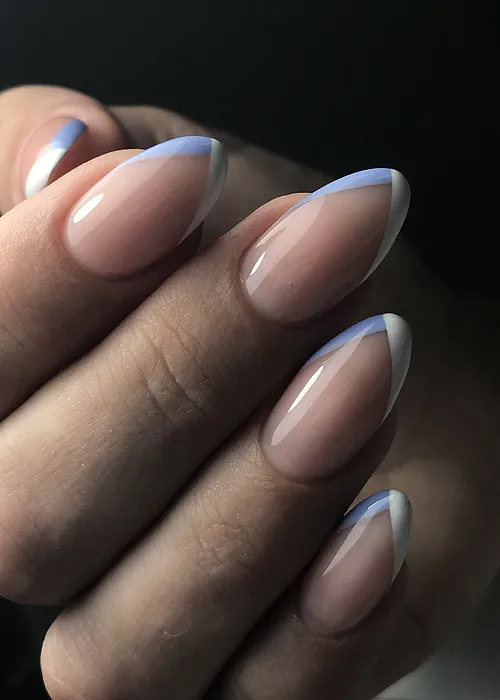 Nude manicure