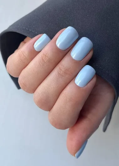 Short nail manicure